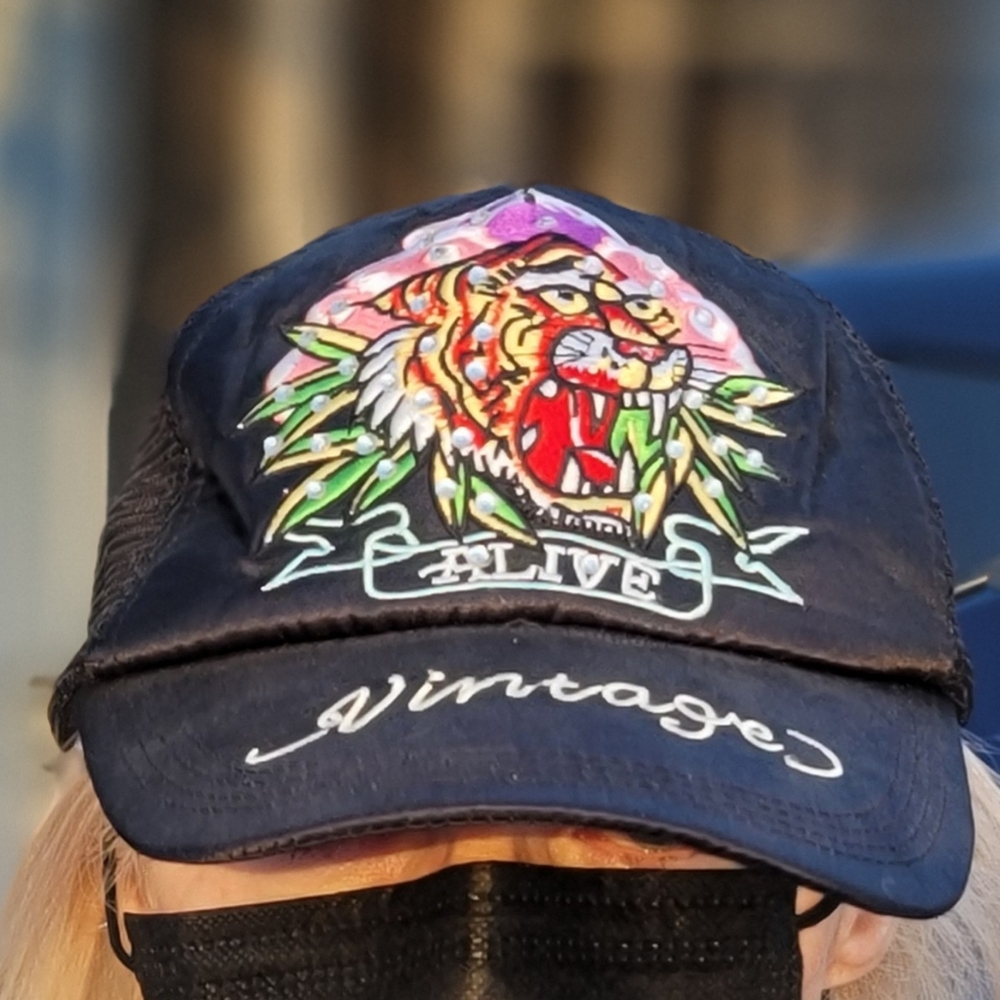Unic & Vintage Baseball cap w/ Rhinestones